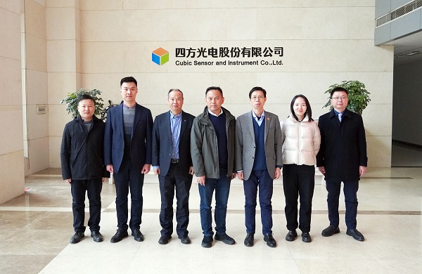 中國汽車技術(shù)研究中心資深首席專家方茂東、李孟良一行蒞臨K8凯发国际參觀交流
